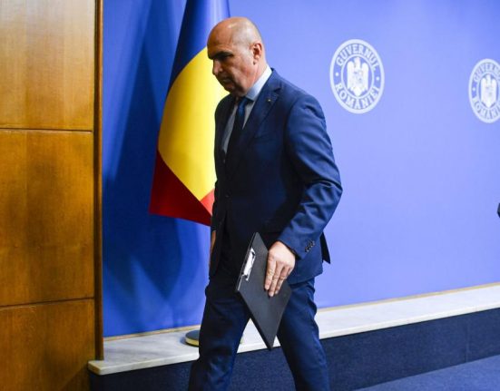 Bolojan anunta ca masurile vor intra in vigoare din octombrie