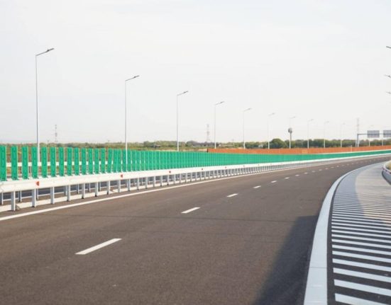 Bolojan si ministrul Transporturilor viziteaza santierul Autostrazii Moldova