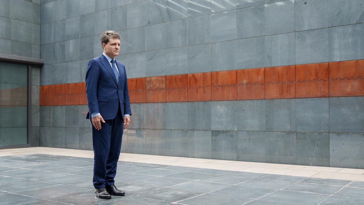Editorial FT despre Nicusor Dan Infruntarea populistilor in tari exploatate de roboti rusi Ce este puterea tacerii strategice
