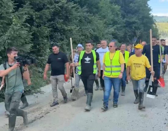 George Simion s a intoars in Brosteni dupa plecarea lui Calin Georgescu