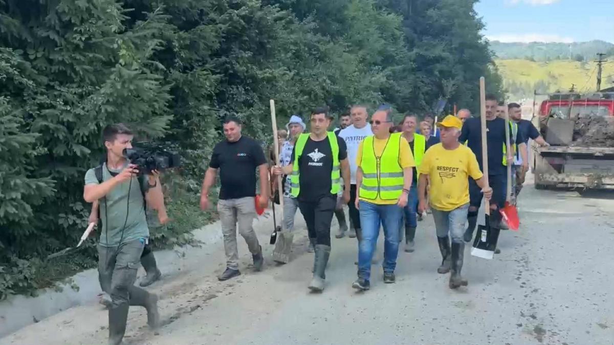 George Simion s a intoars in Brosteni dupa plecarea lui Calin Georgescu