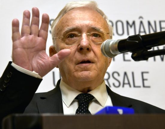 Isarescu avertizeaza deficitul va depasi 7