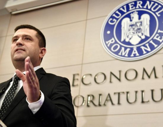 Ministrul Economiei Am primit 1700 de CVuri dupa anunt