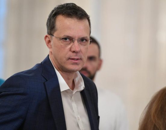 Ministrul Ionut Mosteanudesprepensiilemilitarilor Deciziilerapidede populeazasistemele