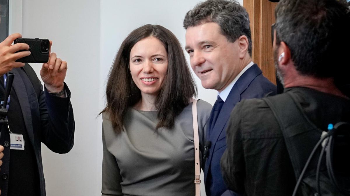 Nicisor Dan a dansat cu familia la o nunta
