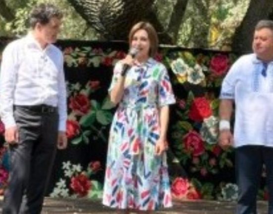 Nicusior Dan si Maia Sandu la Festivalul Zemii Calarasi