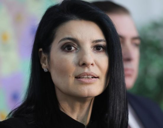 PUSL cere stoparea privilegiilor de lux pentru Basescu Lavinia Sandru Romanii nu mai pot fi umiliti