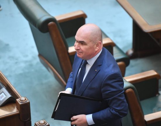 Pachetul de masuri de austeritate va fi impartit in 6 legi