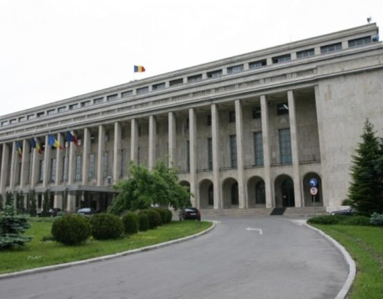 Privilegiile funcionarilor publici si opozitia la schimbare