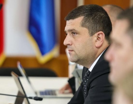 Radu Miruta a interzis accesul in fabricile de armament