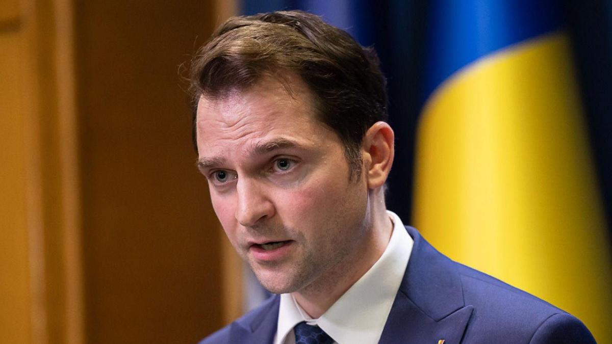 Sebastian Burduja consilier onorific al premierului Serviciul public continua