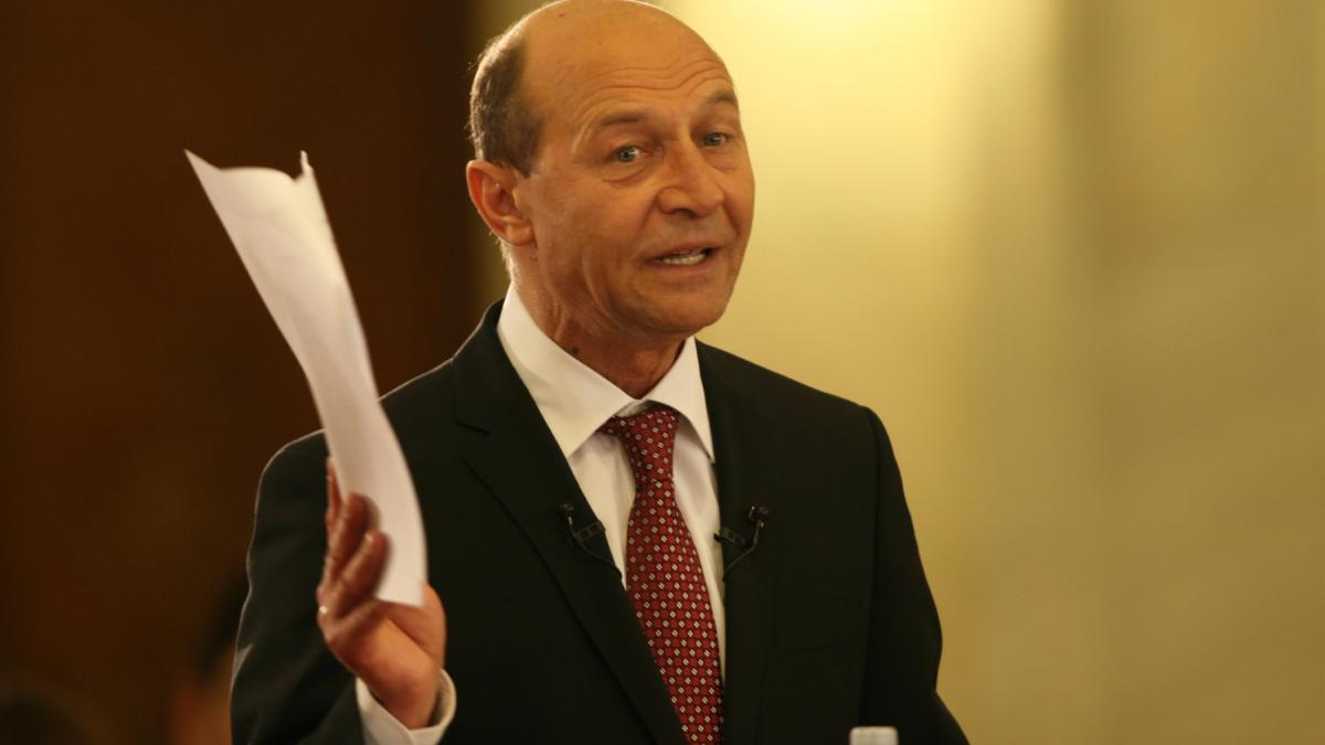 Traian Basescu a primit un apartament de la Guvern