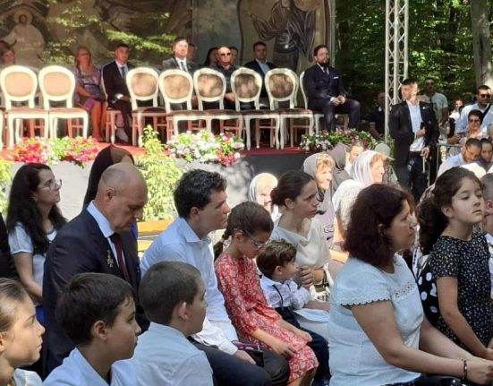 Unde este Nicusor Dan Imagini cu el la manastire