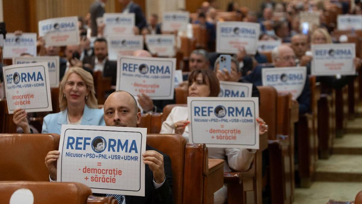 AUR a depus patru motini de cenzura impotriva Guvernului