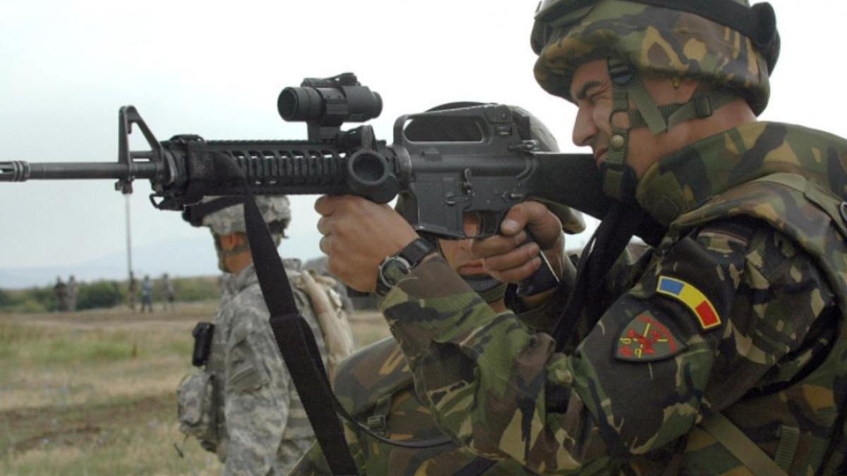 Banii si conditiile pentru tinerii voluntari in Armata