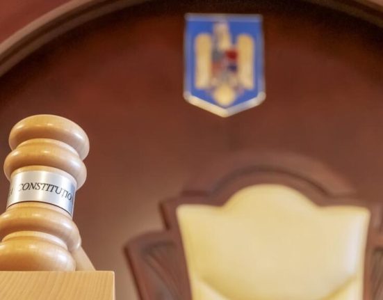CCR amana decizia privind pensiile magistratilor pentru 8 octombrie