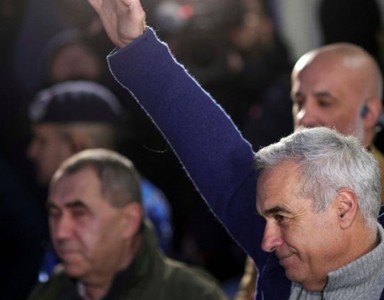 Calin Georgescu lider la intalnirea de la Ciolpani