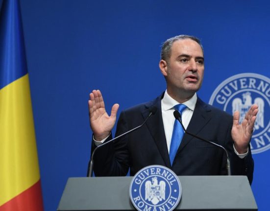 Ce spune ministrul Nazare despre locul lui Bolojan