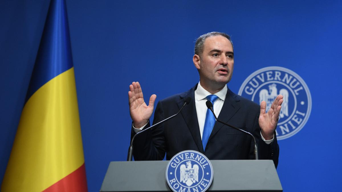 Ce spune ministrul Nazare despre locul lui Bolojan