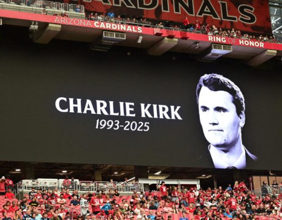 Ceremonie in memoria lui Charlie Kirk in Arizona