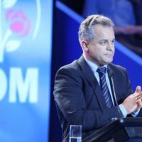 Extradarea lui Plahotniuc suspendata Premierul Recean Vom investiga cum a reusit infractorul sa si impiedice extradarea Institutiile trebuie sa l aduca acasa in catuse