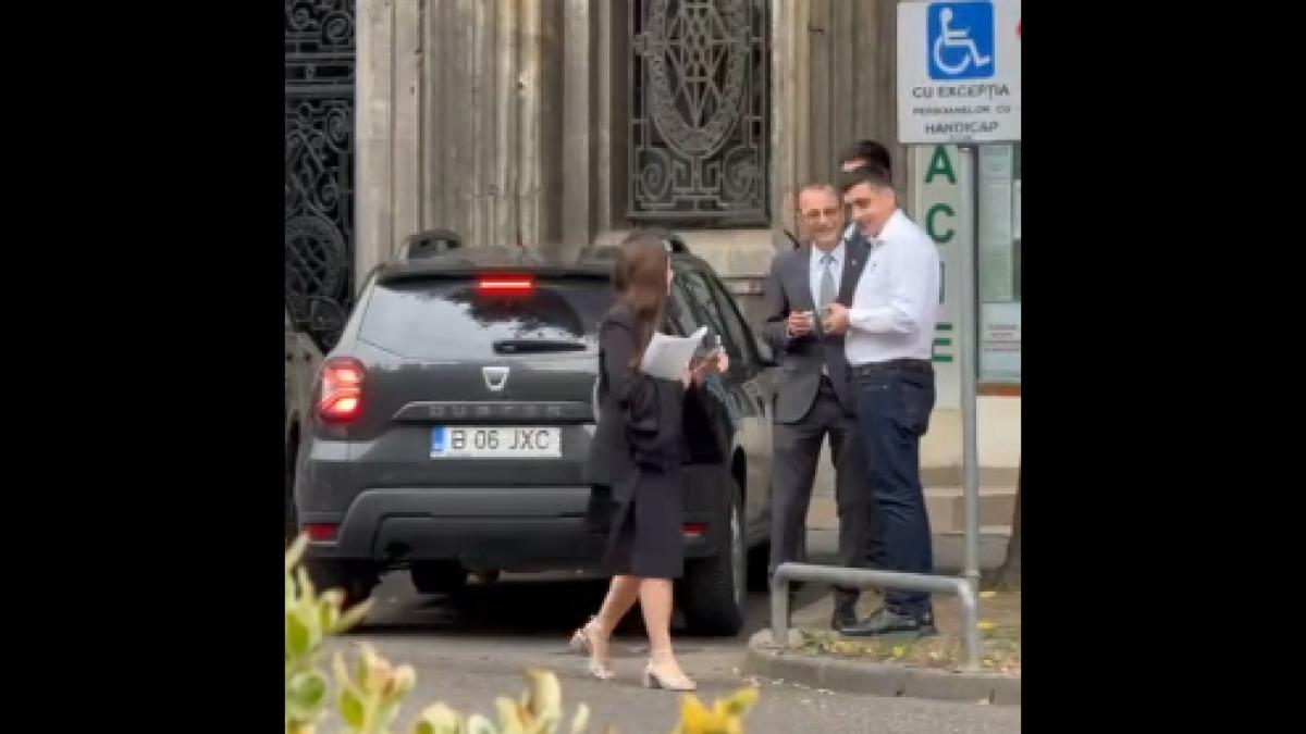George Simion a parcat masina Camerei Deputatilor ilegal