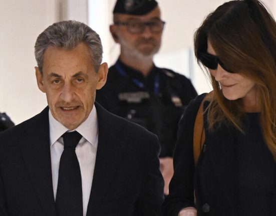 Nicolas Sarkozy condamnat la 5 ani inchisoare va fi incarcerat