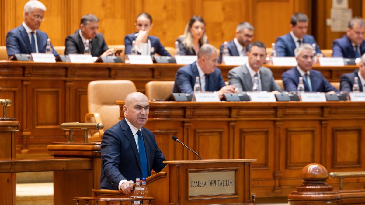Noua sesiune incepe cu asumare si 5 motuni de cenzura