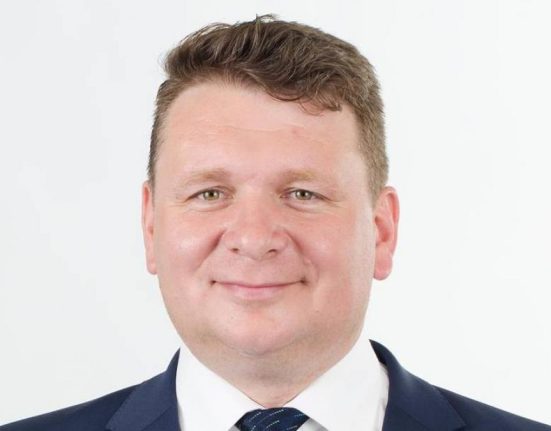 Primarul contrazice pe Bolojan poate angaja 31 de oameni