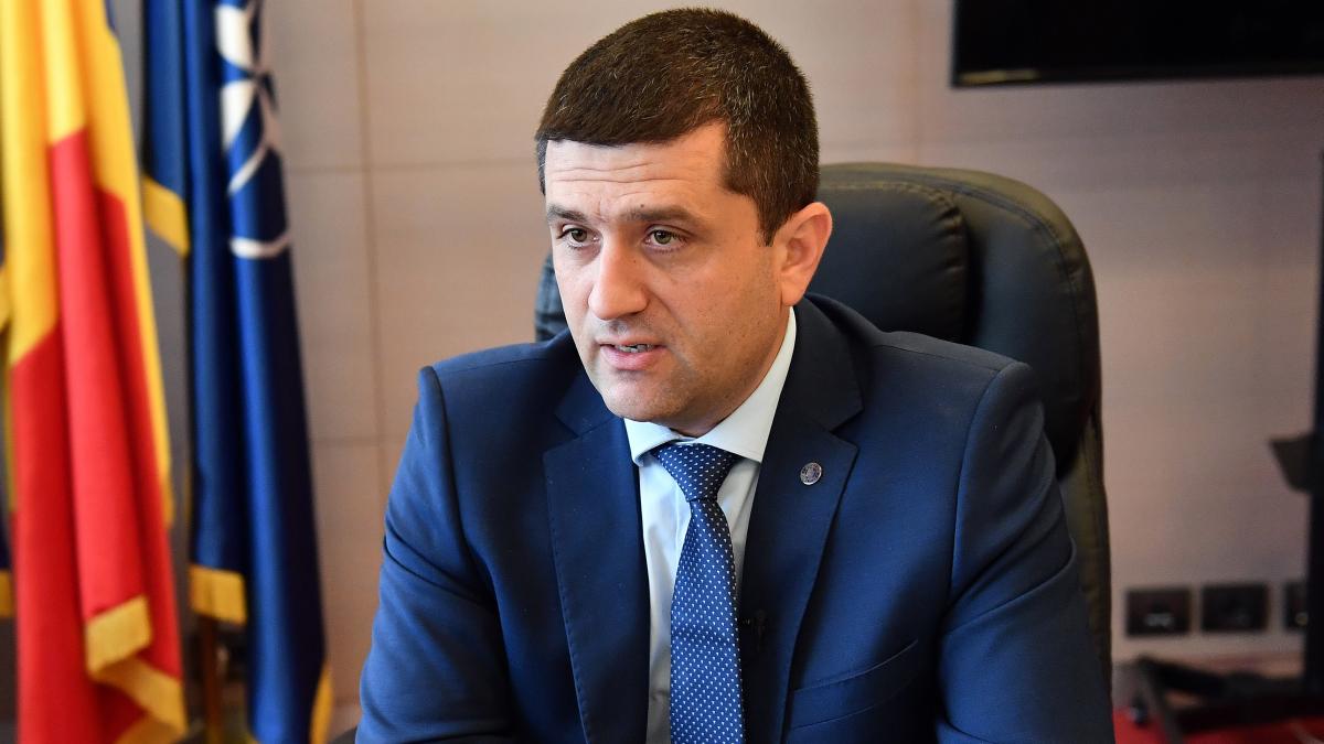 Radu Miruta Romaero are cabina de vopsit dar foloseste hangarul ca depozit