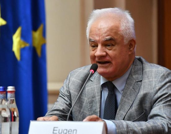 Riscam o criza ca in Grecia Scenariu 2026