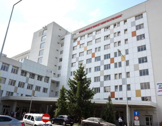 Seful spitalului din Iasi nu a gasit sursa bacteriei