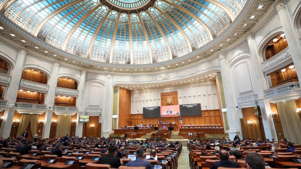 Senatorii si deputatii auavut unmoment dereculegere pentru Charlie Kirk