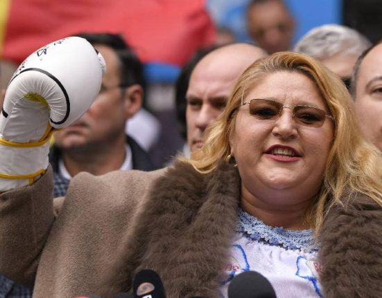 Sosoca anchetata pentru idei legionare si ultraj