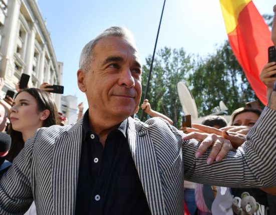 Surse Calin Georgescu va avea rezidenta in Romania din 2024