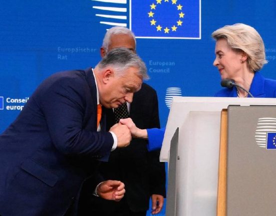 UE deblocheaza 545 milioane euro pentru Ungaria Comisia neaga troc