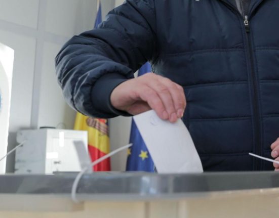 Ultimul sondaj inainte de alegerile din Moldova