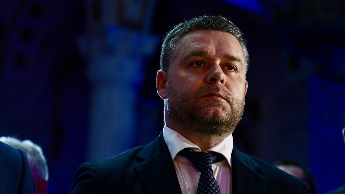 Ciprian Ciucu anunta absenta referendumului pe pensii speciale