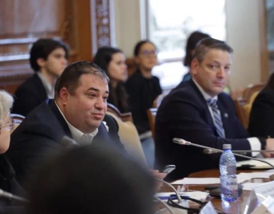 Circ in Parlament la audierea sefilor ANRE ANCOM si ASF