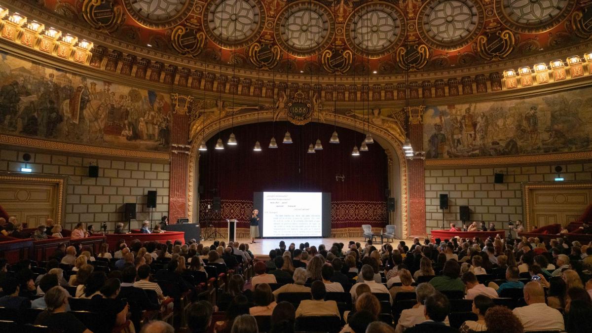 Institutiile de cultura isi pot continua activitatea
