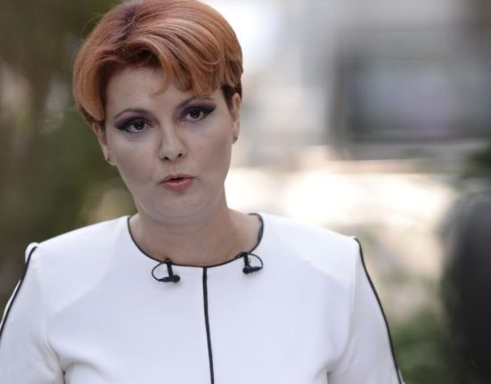 Lia Olguta Vasilescu ameninta cu motione de cenzura