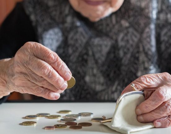 Ministrul Muncii anunta ajutorul pentru pensionarii cu venituri mici