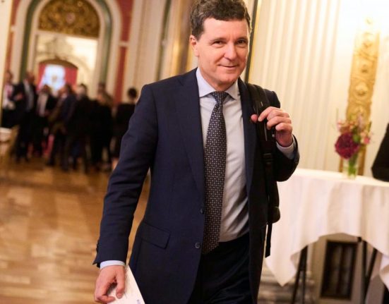 Nic usor Dan raspunde intrebarilor romanilor despre PSD