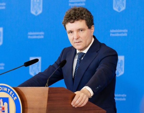 Nicushor Dan renunta la 6 consilieri de la Cotroceni