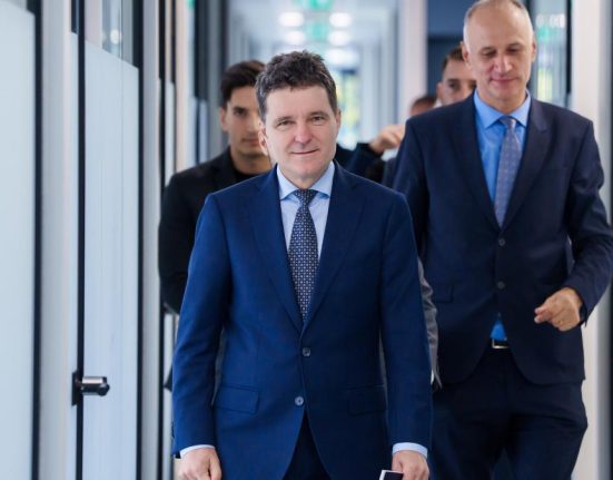 Nicusor Dan va prezenta liderilor UE raportul privind Rusia