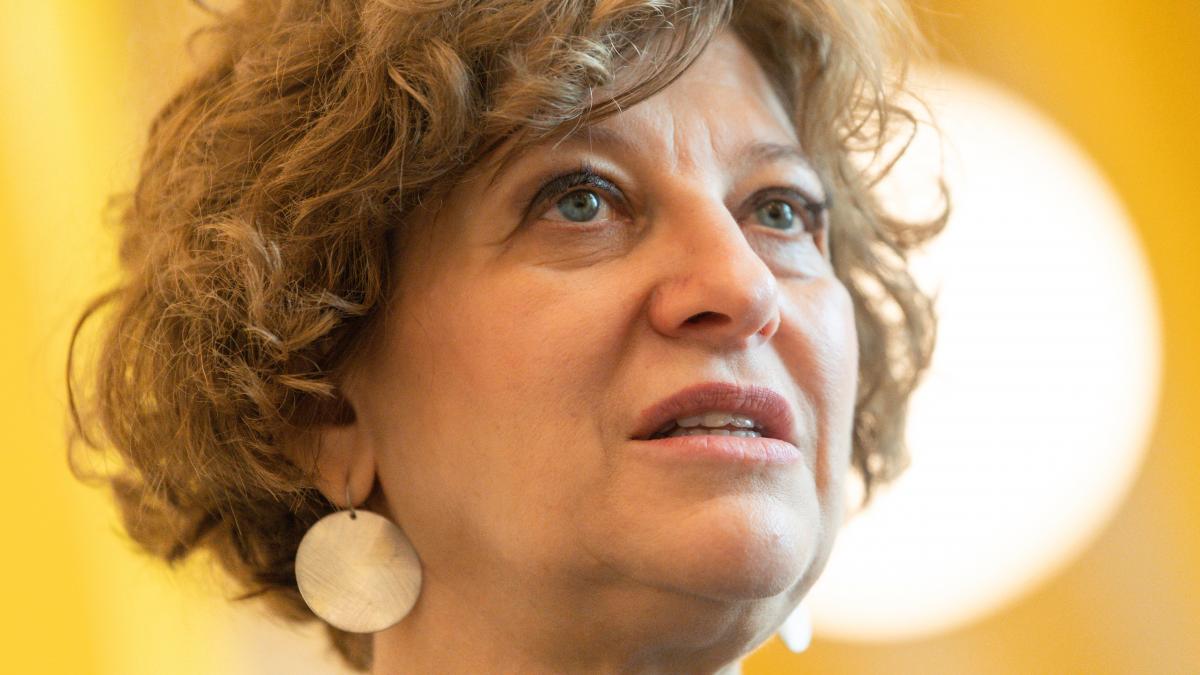 Oana Gheorghiu depune juramantul ca vicepremier