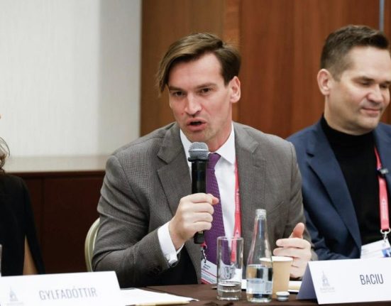 Parlamentele si era digitala la Warsaw Security Forum