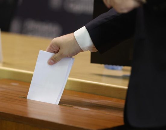 Sondaj Baluta si Ciucu in lupta pentru Primarie