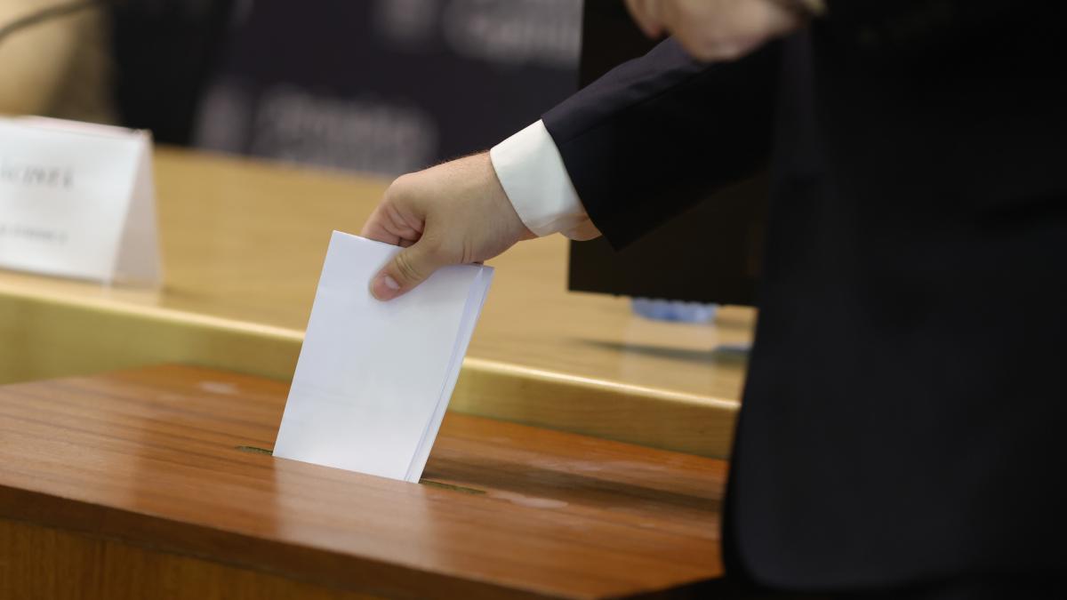 Sondaj Baluta si Ciucu in lupta pentru Primarie