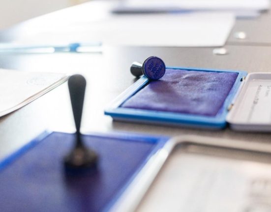 51 dintre persoanele cu educatie primara ar vota AUR